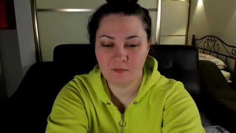 Snapshot of maryswon chatting on 02/14/25, 11:42 Mary online show from 02/14/25, 11:42