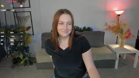 Snapshot of marywaddell chatting on 12/20/25, 10:17 Mary online show from 12/20/25, 10:17