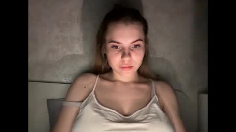 MaryYourr online show from 12/21/25, 10:28