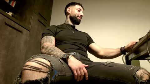Snapshot of masculineguy69 chatting on 05/21/26, 10:28 masculineguy69 online show from 05/21/26, 10:28
