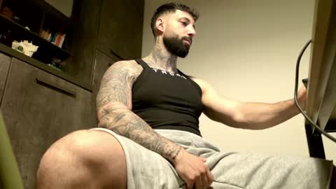 Snapshot of masculineguy69 chatting on 05/23/26, 05:39 masculineguy69 online show from 05/23/26, 05:39