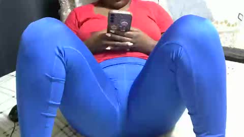 Snapshot of maseratty chatting on 10/24/25, 07:32 Cate online show from 10/24/25, 07:32