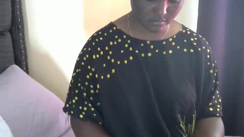 Snapshot of maseratty chatting on 10/31/25, 07:31 Cate online show from 10/31/25, 07:31