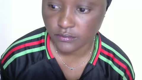 Snapshot of maseratty chatting on 11/16/25, 07:03 Cate online show from 11/16/25, 07:03