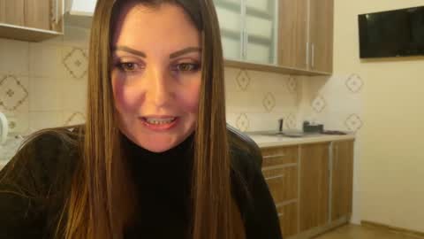 Snapshot of masha_queen chatting on 02/15/25, 08:22 Masha online show from 02/15/25, 08:22