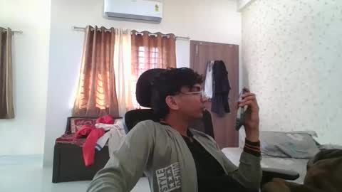 Mask Boy online show from 11/30/25, 04:05