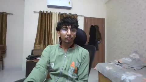 Mask Boy online show from 12/14/25, 05:40