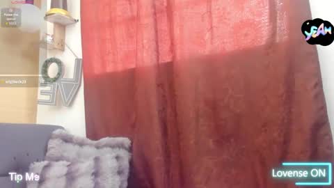 Snapshot of maskedgirl01 chatting on 12/13/25, 07:53 Scarlet online show from 12/13/25, 07:53