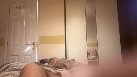 Snapshot of maskedsexuk chatting on 02/17/25, 02:37 maskedsexuk online show from 02/17/25, 02:37