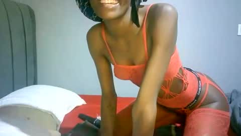 Snapshot of maskgang001 chatting on 09/20/25, 06:03 maskgang001 online show from 09/20/25, 06:03