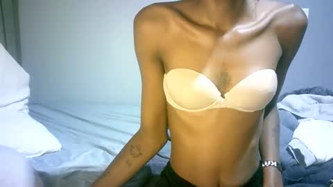 Snapshot of maskgang001 chatting on 11/24/25, 04:01 maskgang001 online show from 11/24/25, 04:01