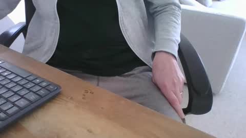 Snapshot of maskime59 chatting on 12/05/25, 09:18 maskime59 online show from 12/05/25, 09:18