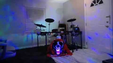 Snapshot of massageartist chatting on 11/09/25, 02:10 HappyZending online show from 11/09/25, 02:10