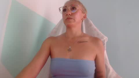 massiel ferreti online show from 04/16/26, 10:23