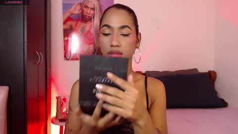 massielhot online show from 12/19/25, 12:12