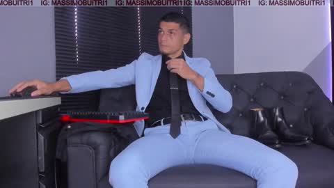 I am Massimo online show from 11/30/25, 01:04