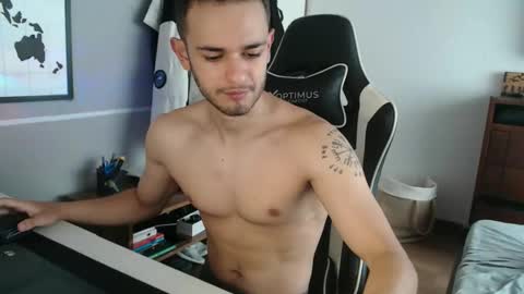 massimo online show from 10/31/25, 03:13