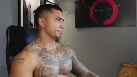 Snapshot of massimo_rizzo_ chatting on 11/21/25, 08:07 Massimo online show from 11/21/25, 08:07