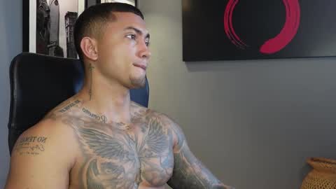 Snapshot of massimo_rizzo_ chatting on 11/22/25, 07:02 Massimo online show from 11/22/25, 07:02