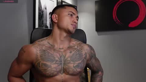 Snapshot of massimo_rizzo_ chatting on 11/27/25, 03:08 Massimo online show from 11/27/25, 03:08