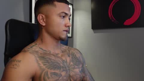 Snapshot of massimo_rizzo_ chatting on 11/30/25, 08:24 Massimo online show from 11/30/25, 08:24