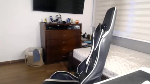Snapshot of massimo_santino chatting on 06/05/26, 11:10 Massimo Santino online show from 06/05/26, 11:10