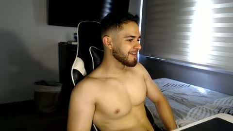 Snapshot of massimo_santino chatting on 06/19/26, 03:27 Massimo Santino online show from 06/19/26, 03:27