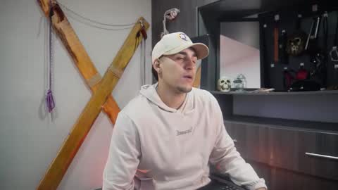 Snapshot of massimo_vidal chatting on 09/19/25, 12:39 massimo_vidal online show from 09/19/25, 12:39