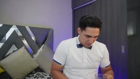 Snapshot of massimo_vidal chatting on 09/27/25, 03:11 massimo_vidal online show from 09/27/25, 03:11