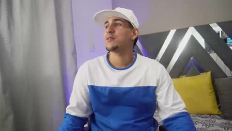 Snapshot of massimo_vidal chatting on 10/04/25, 03:48 massimo_vidal online show from 10/04/25, 03:48