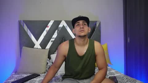 Snapshot of massimo_vidal chatting on 10/05/25, 01:37 massimo_vidal online show from 10/05/25, 01:37