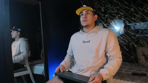 Snapshot of massimo_vidal chatting on 05/06/26, 12:10 massimo_vidal online show from 05/06/26, 12:10
