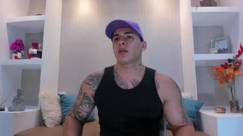 Snapshot of massimocontie_ chatting on 12/17/24, 12:00 Massimo Contie online show from 12/17/24, 12:00