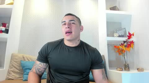 Snapshot of massimocontie_ chatting on 01/18/25, 12:36 Massimo Contie online show from 01/18/25, 12:36