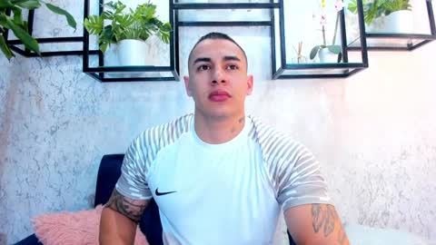 Snapshot of massimocontie_ chatting on 02/01/25, 12:47 Massimo Contie online show from 02/01/25, 12:47