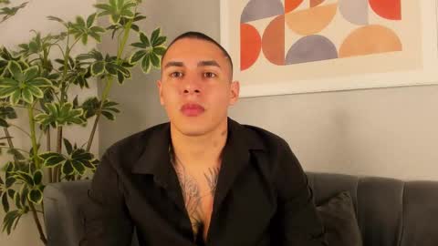 Snapshot of massimocontie_ chatting on 09/11/25, 10:43 Massimo Contie online show from 09/11/25, 10:43