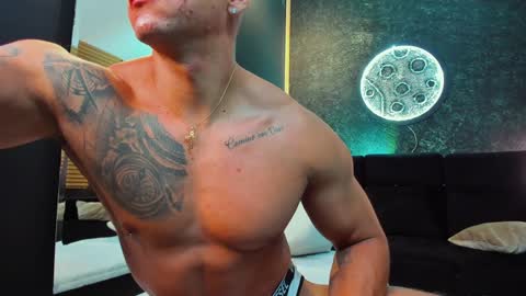 Snapshot of massimowalton2 chatting on 01/10/25, 02:35 massimowalton2 online show from 01/10/25, 02:35