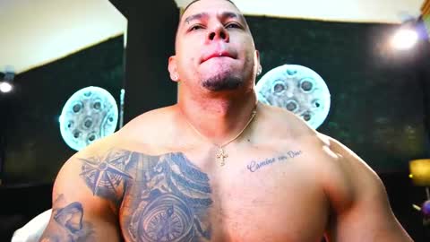 Snapshot of massimowalton2 chatting on 11/15/25, 02:02 massimowalton2 online show from 11/15/25, 02:02