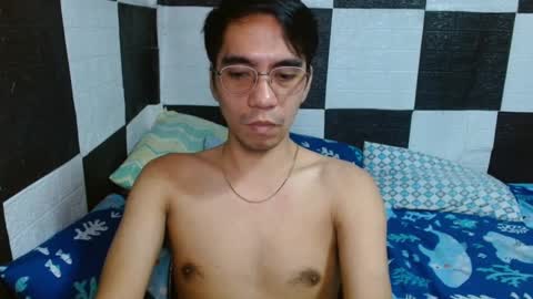 Snapshot of massive_boner02 chatting on 01/12/25, 12:39 massive_boner02 online show from 01/12/25, 12:39