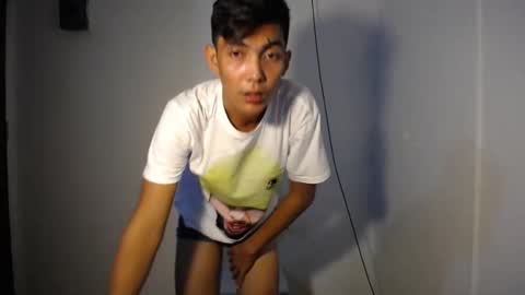 Snapshot of massive_cumboy chatting on 04/22/26, 05:32 Miss Sweet LUNA 3 online show from 04/22/26, 05:32