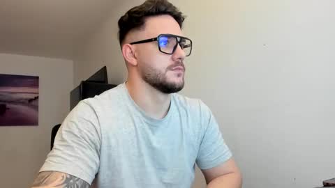 Alex online show from 12/05/25, 07:17