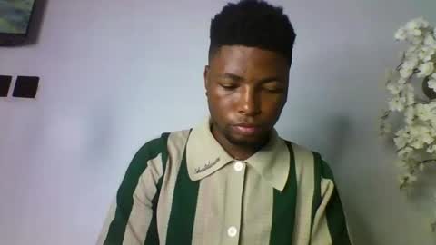 Snapshot of master_kael chatting on 12/15/25, 07:18 Master Kael online show from 12/15/25, 07:18