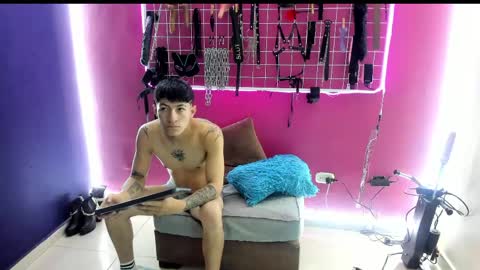 Snapshot of masteraxelandmelany chatting on 04/16/26, 12:39 Axel And Melany online show from 04/16/26, 12:39