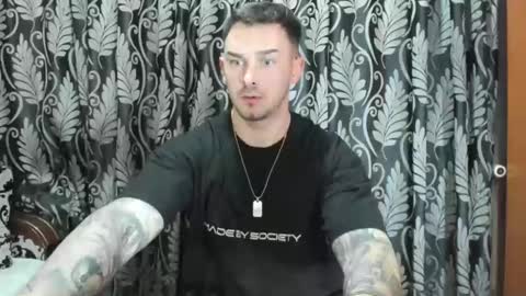 Snapshot of mastermusclejon chatting on 01/01/25, 08:26 Jon online show from 01/01/25, 08:26