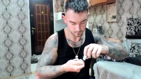 Snapshot of mastermusclejon chatting on 10/11/25, 08:29 Jon online show from 10/11/25, 08:29