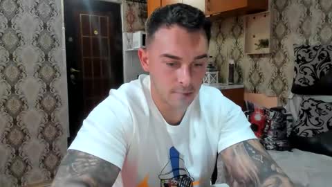 Snapshot of mastermusclejon chatting on 10/19/25, 08:42 Jon online show from 10/19/25, 08:42