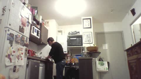 Snapshot of masterp17 chatting on 12/16/24, 07:10 Master P online show from 12/16/24, 07:10