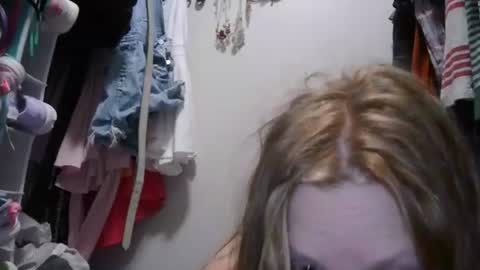 alex online show from 11/09/25, 01:09