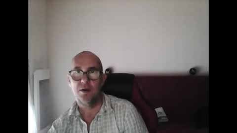 Snapshot of mat11efou chatting on 05/15/26, 08:43 mat11efou online show from 05/15/26, 08:43