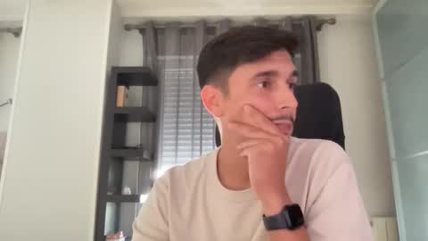 Aaron online show from 09/26/25, 04:33